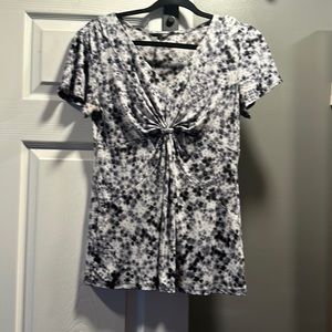 Black and white short sleeved polyester lightweight top